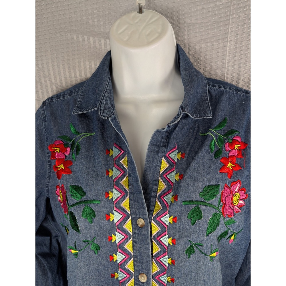 Westbound Embroidered Floral Chambray Denim Button Front Shirt Women Medium Boho - Picture 4 of 12